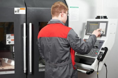 石墨专用精雕机的清理流程