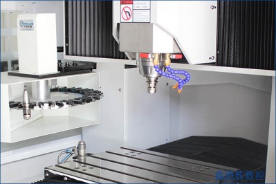 带刀库的数控精雕机有哪些优势