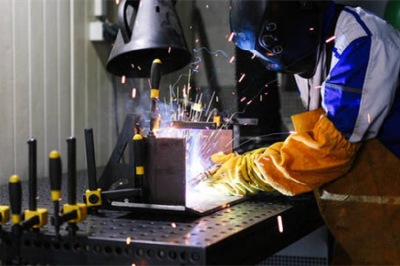 数控精雕机使用切削液的注意事项