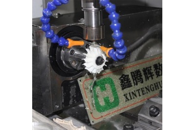 鑫腾辉陶瓷精雕机铸就高精度复杂结构件